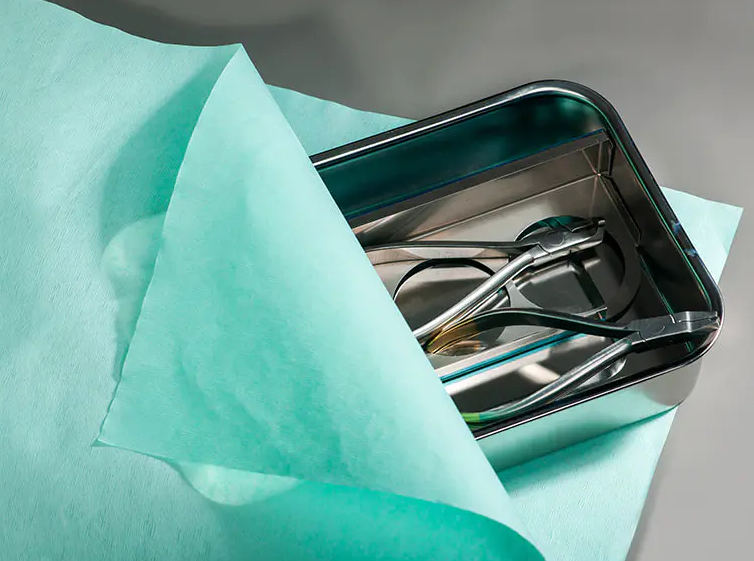 Dalla produzione alla clinica: il ruolo della carta crespata medicale nella filiera medicale